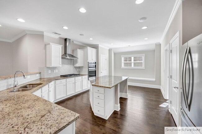 Building Photo - ONE STORY EXECUTIVE HOME READY FOR YOU IN REGATTA FOREST