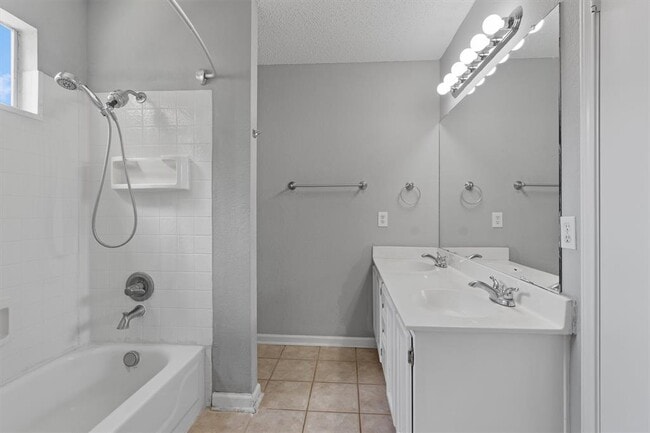 Building Photo - 913 Dover Pass