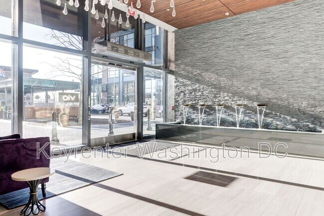 Building Photo - 45 Sutton Square SW