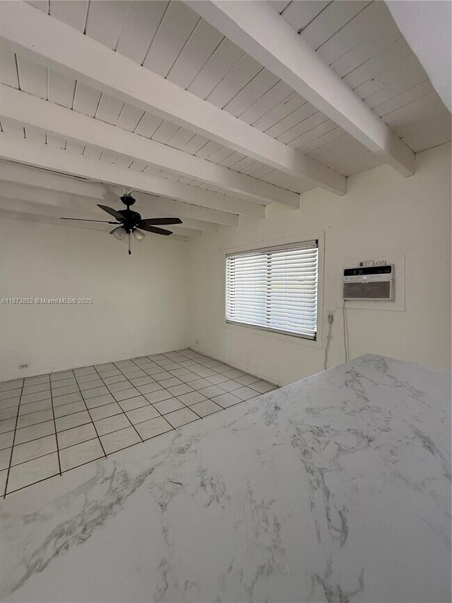 Building Photo - 1503 NE 128th St