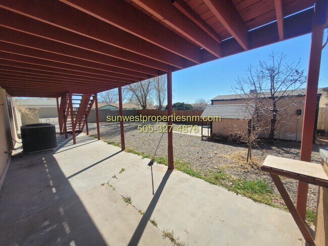 Building Photo - 4 Bedroom, 2.5 Bath Home for Rent