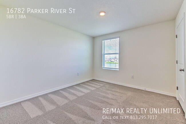 Building Photo - 16782 Parker River St