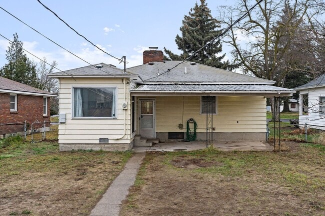 Building Photo - Charming Updated Single-Family Home Near Northtown