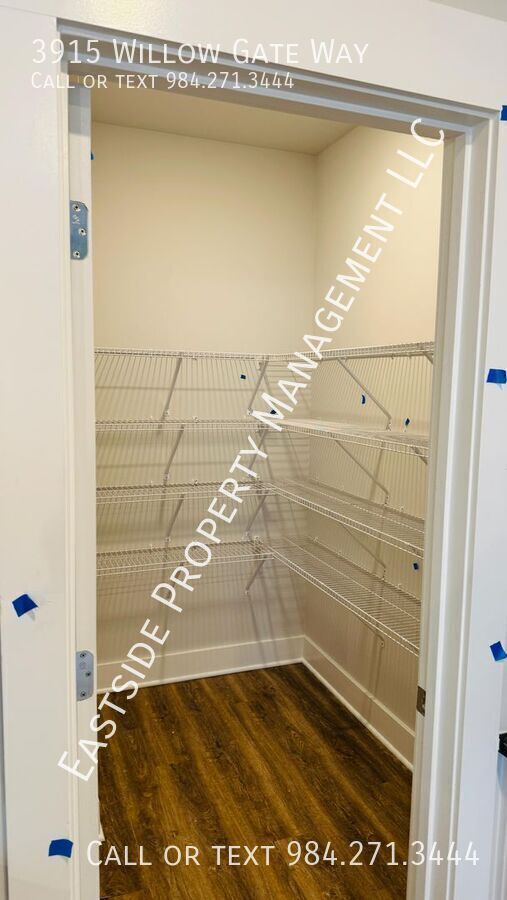 Building Photo - 3915 Willow Gate Wy