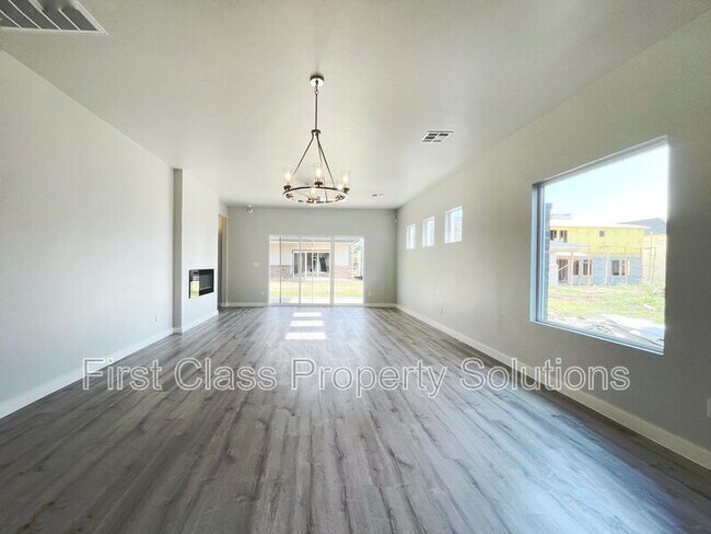 Building Photo - 512 NW 176th Terrace