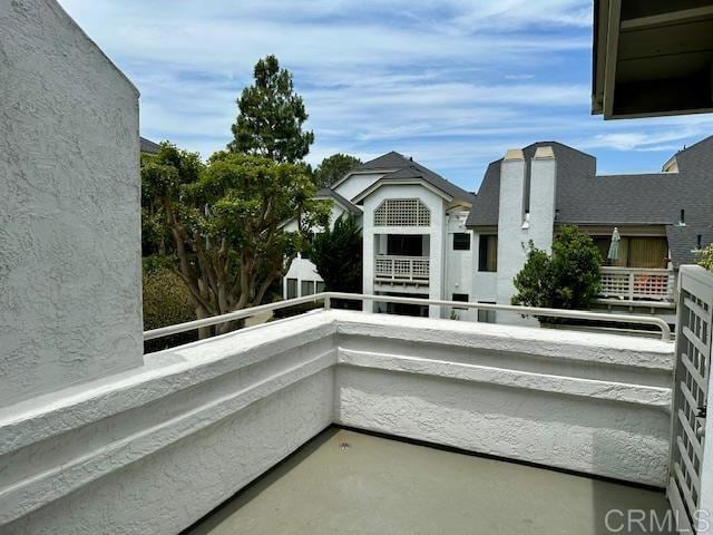 Building Photo - 520 Via De La Valle
