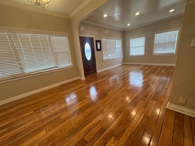 Primary Photo - Modern 3 Bed, 2 Bath home