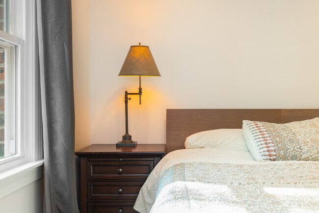 Building Photo - 165 Byrne Ave