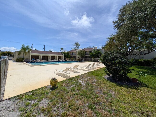 Building Photo - Spacious 2BR Retreat Near Beaches & Dining