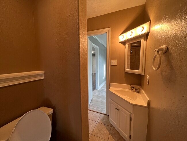 Bathroom 2 - 219 Atlanta Ave