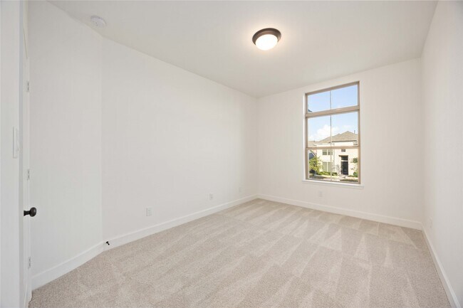 Building Photo - 2215 Falling Fig Ln