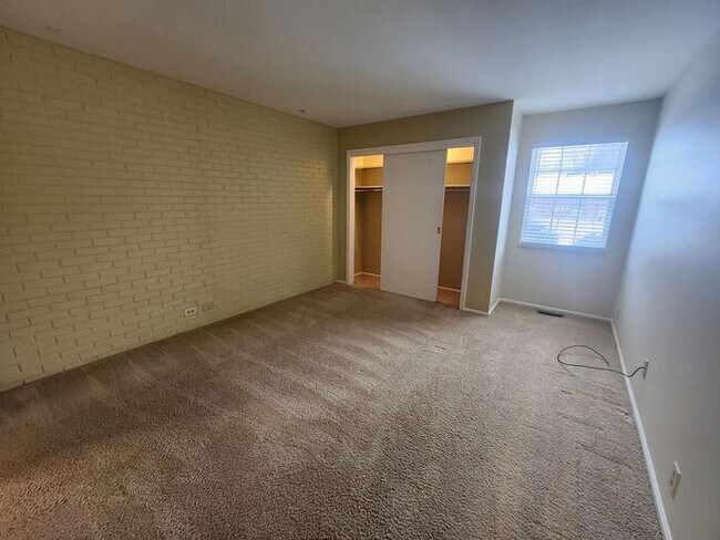 Building Photo - Move In By February 28th - Pay ONLY A $500 Deposit!!