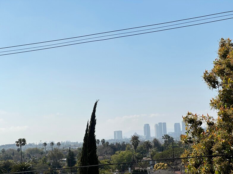 Building Photo - 1607 1/2 S Sierra Bonita Ave