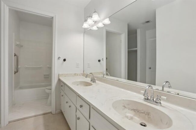 Building Photo - 49 Willow Glen NE