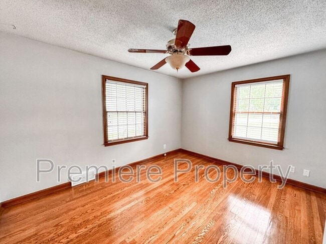 Building Photo - 3029 W 74th St