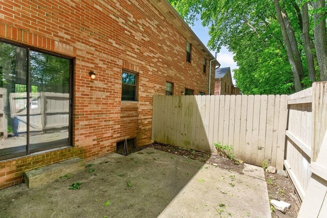 Building Photo - 6462 Brookedge Ct