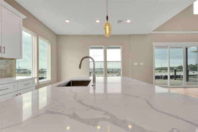 Building Photo - 28 Cmdr. Runco Ln