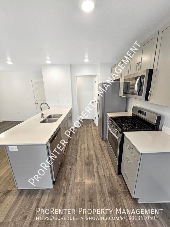 Building Photo - 2802 N Airmen Ave