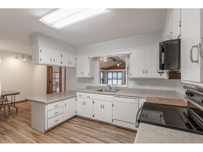 Building Photo - 11197 608th Ave