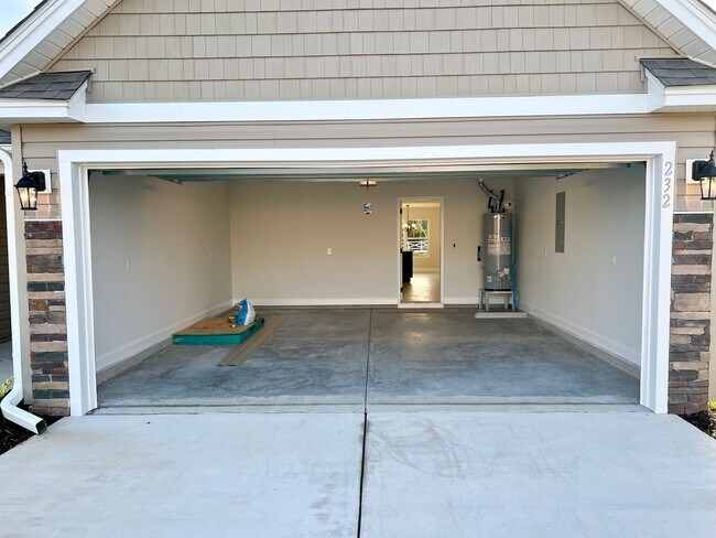 Building Photo - 232 Sage Cir