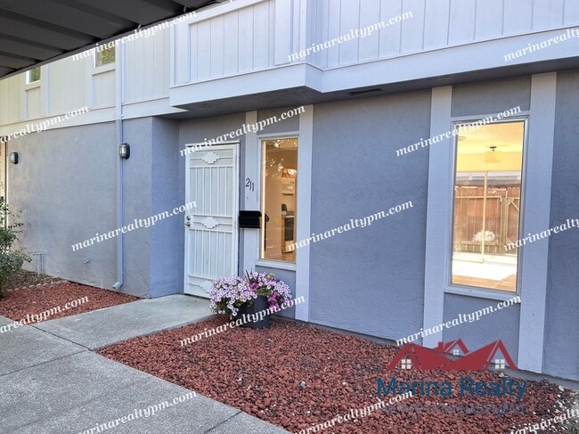Building Photo - 211 Del Luz Ct