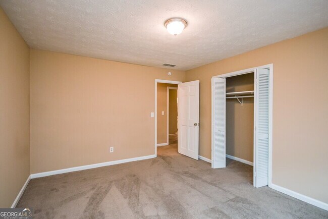 Building Photo - 613 Almand Branch Rd SE