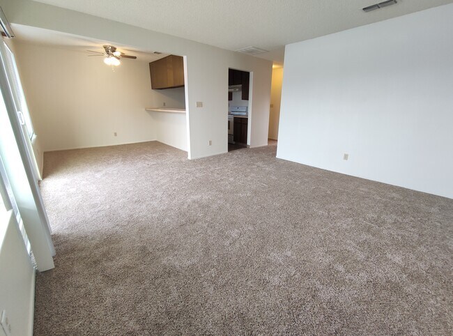 Building Photo - 2070 Bechelli Ln