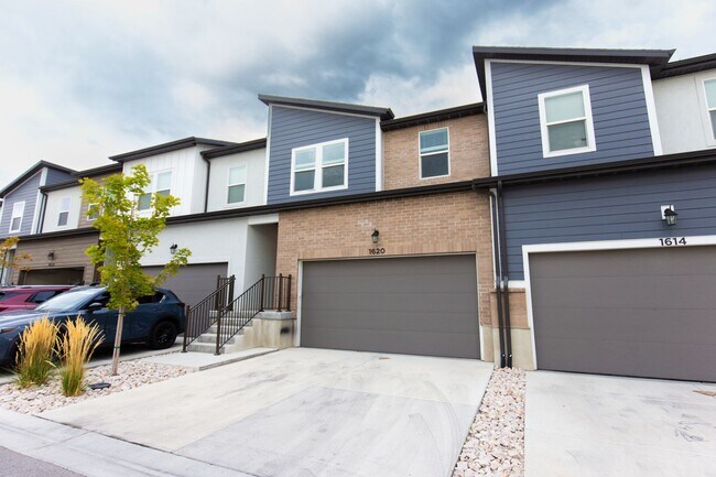 Building Photo - 3856 W 1650 N