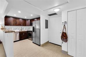 Building Photo - 257 S Cypress Rd