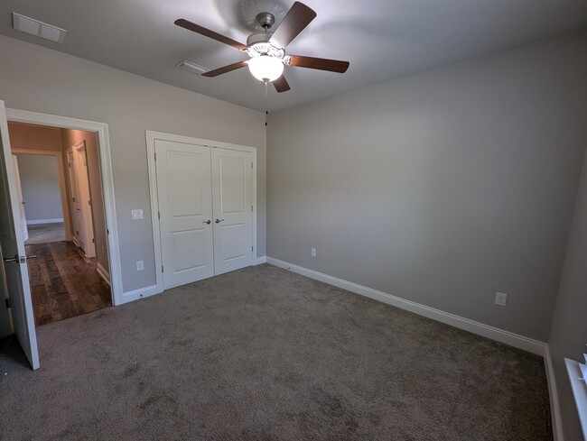 Building Photo - 8934 E River Dr