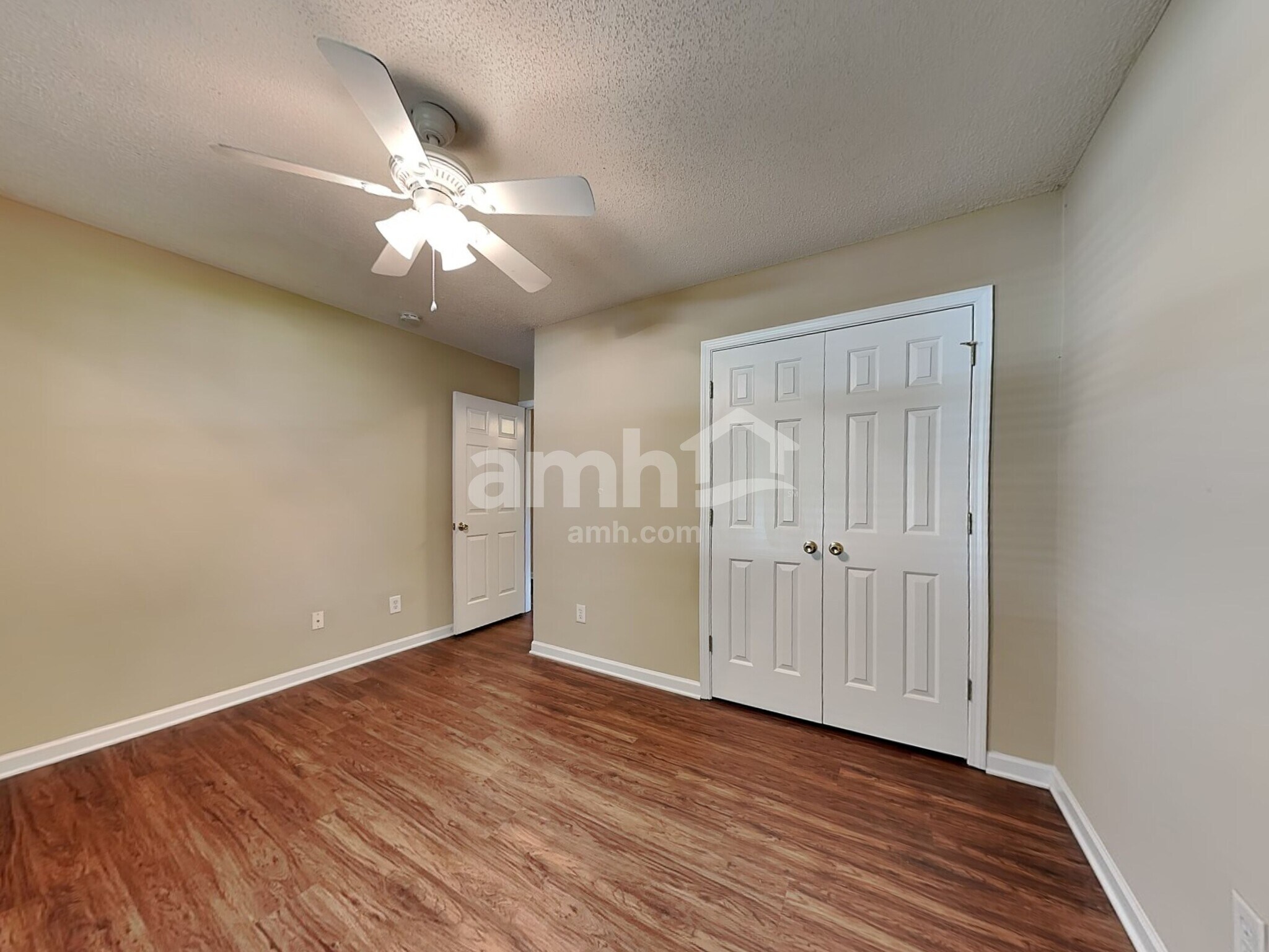 Building Photo - 213 Fiddlers Knoll Ct
