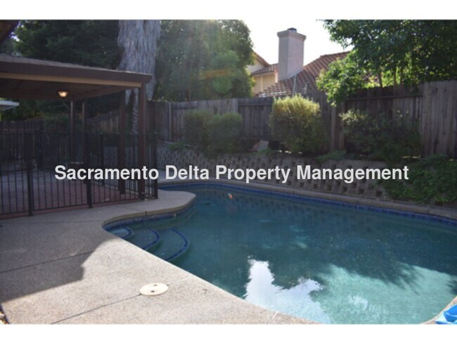 Building Photo - Rocklin home with pool & newer HVAC!