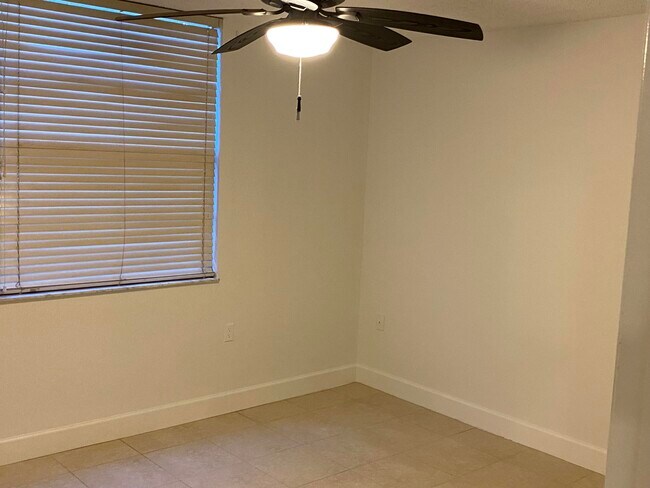 Building Photo - 3626 Whitehall Dr