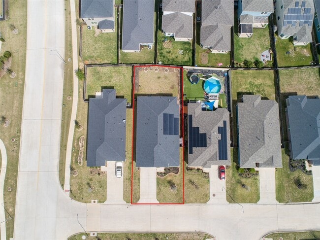 Building Photo - 21430 Poppy Pk Ave