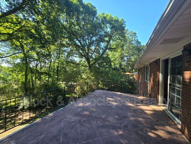 Building Photo - 1194 Ingram Dr