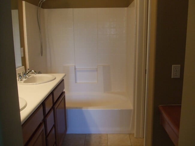 Building Photo - 31136 Strawberry Tree Ln