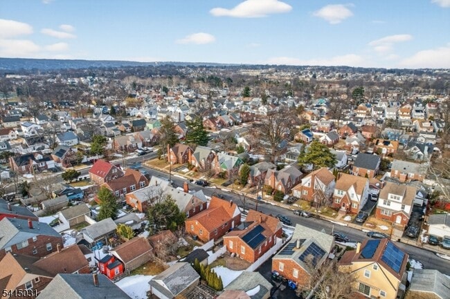 Building Photo - 2096 Lentz Ave