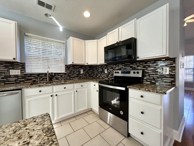 Building Photo - 7686 Petrea Ln