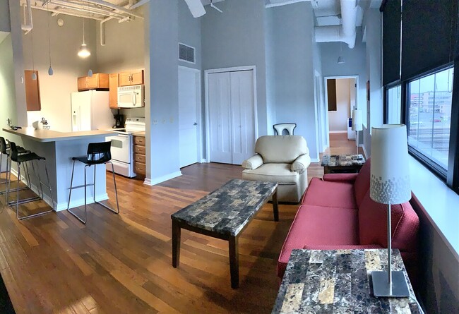 Building Photo - 1401 State St - Unit 405