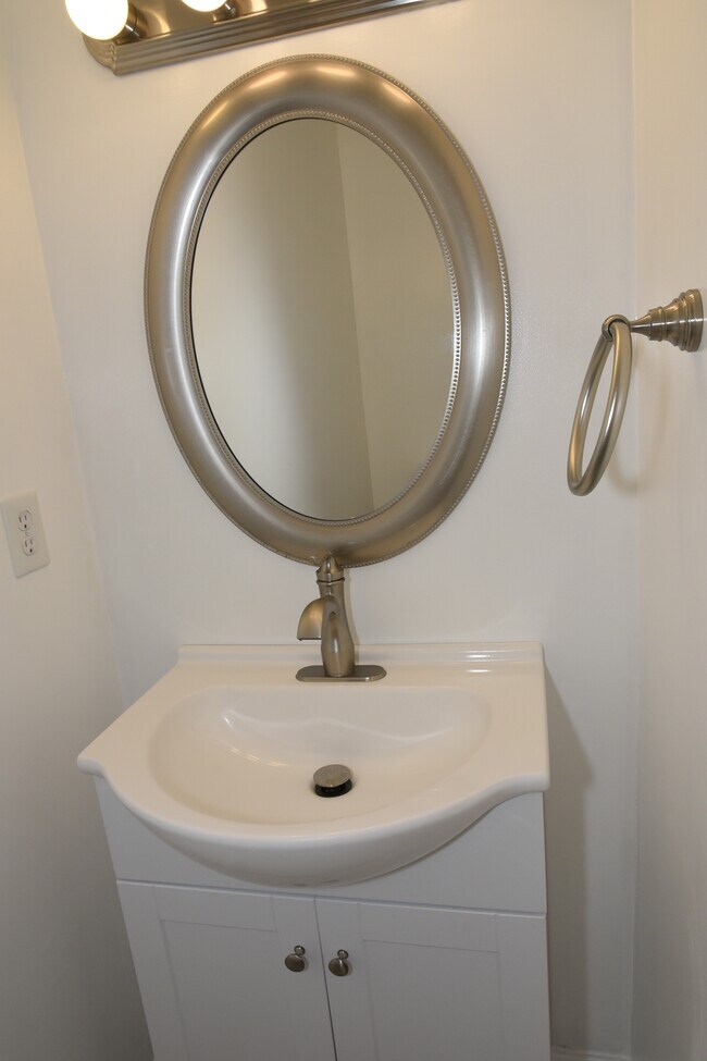 Building Photo - GAR