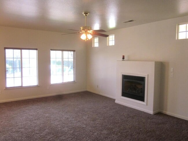Building Photo - 3557 Century Cir
