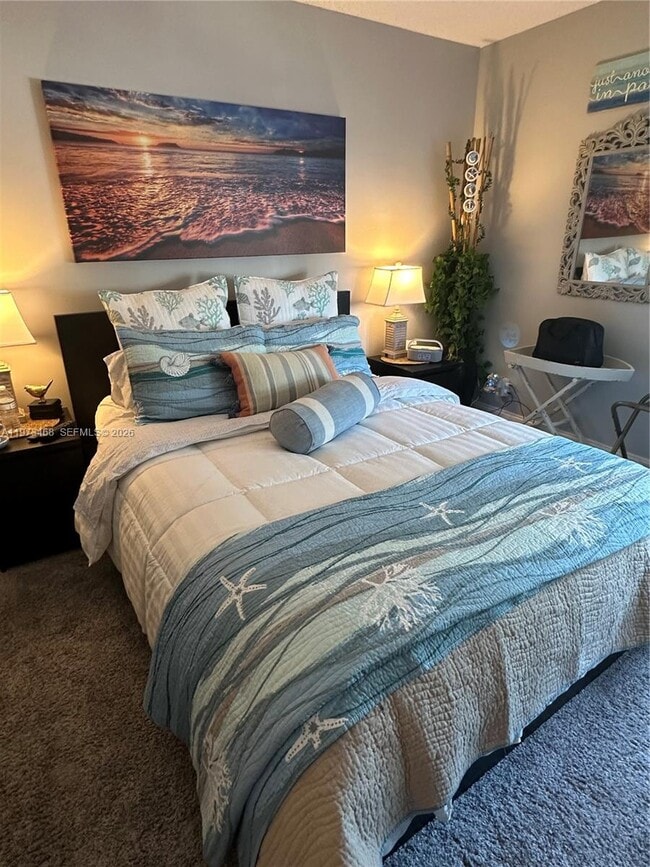 Building Photo - 323 Burgundy G