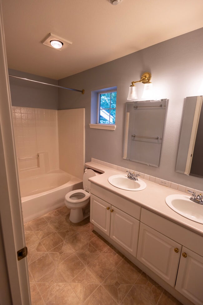 Master Bathroom - 17819 NE 96th Way