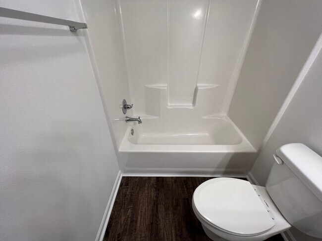 Building Photo - NEW 3 Bedroom Duplex in Duenweg, Missouri!