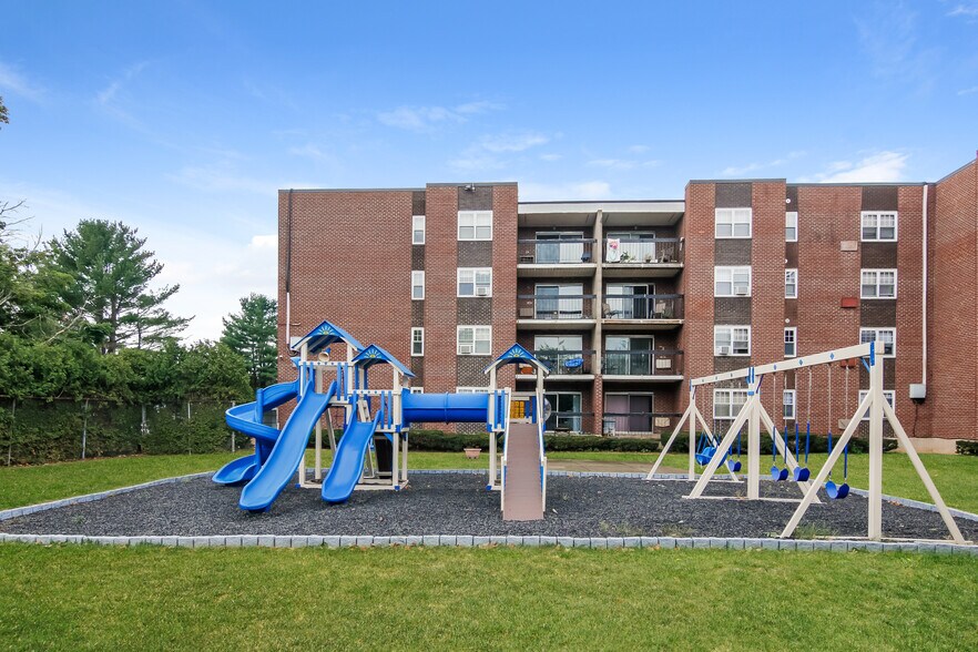 New Cambridge Apartments 1175 Farmington Ave Bristol CT 06010