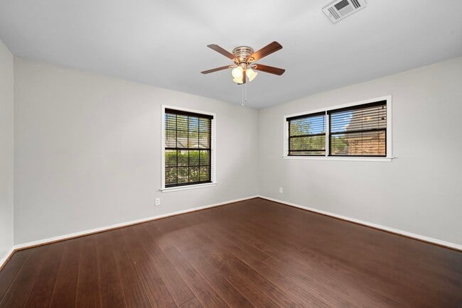 Building Photo - 10139 Knoboak Dr