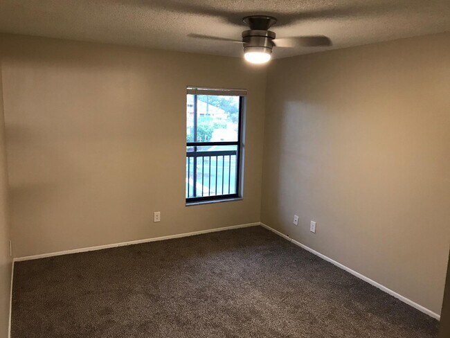 Building Photo - 5321 Summerlin Rd