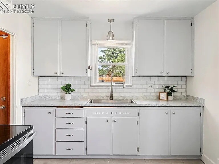 Building Photo - 1638 N Foote Ave