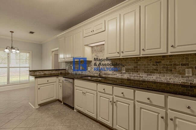 Building Photo - 3 Bed/2 Bath Home in Madison in Devlin Spr...