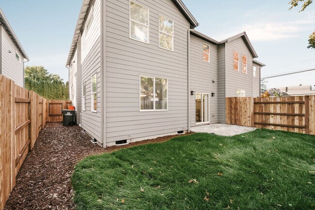 Building Photo - 3202 NW Division St